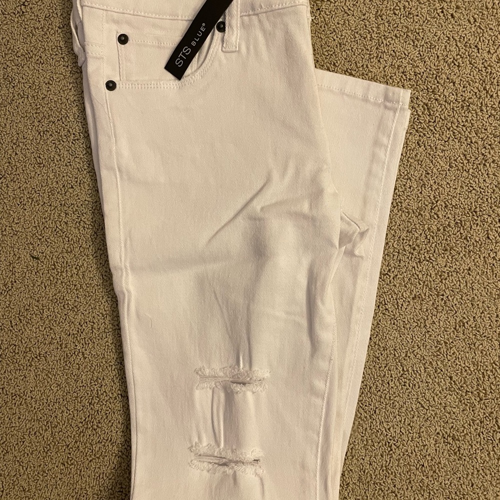Size 28 White Jeans wRipped Detailing